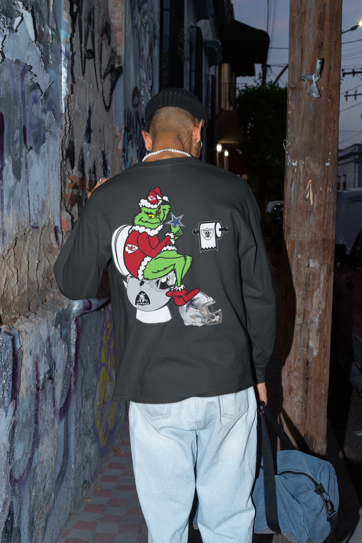 KC GRINCH SITS ON RAIDERS