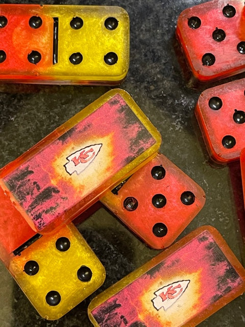 CUSTOM DOMINOS